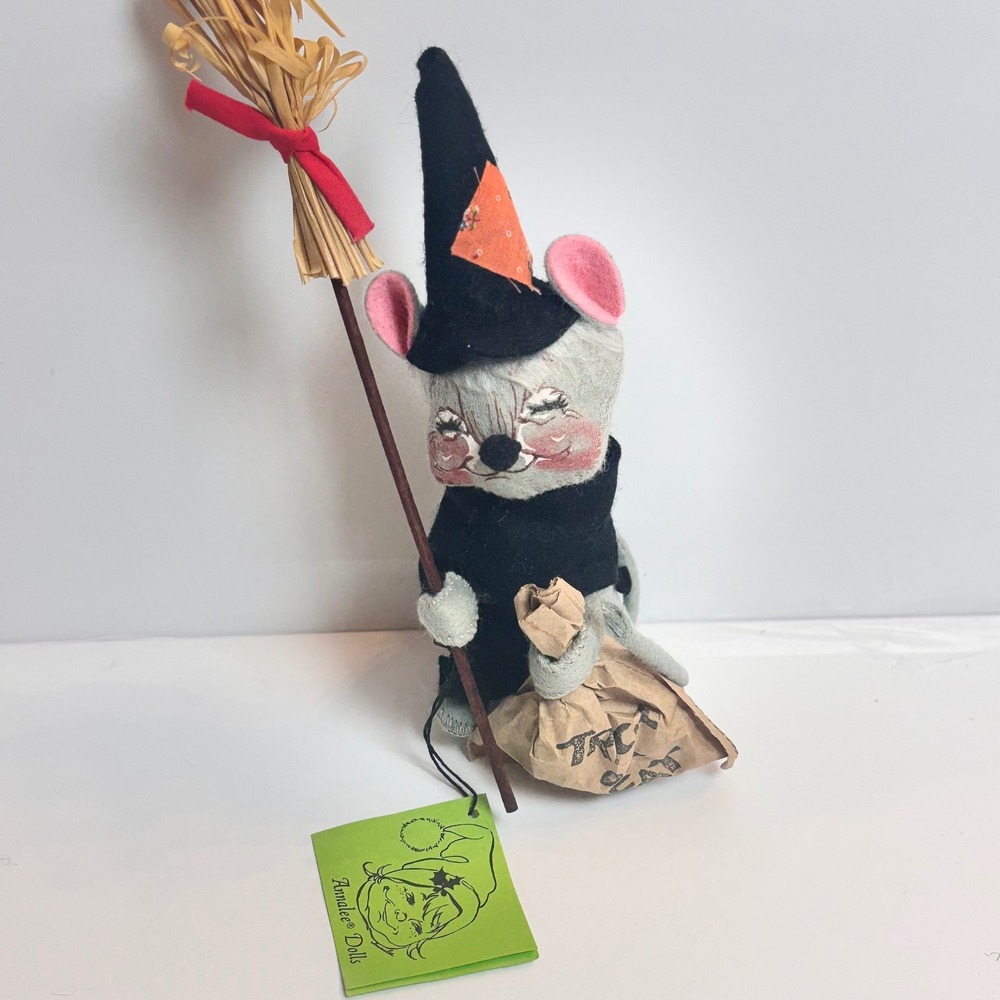 Vintage Annalee Mobilitee Halloween Witch Mouse Doll with Broom and Treat Bag 9"